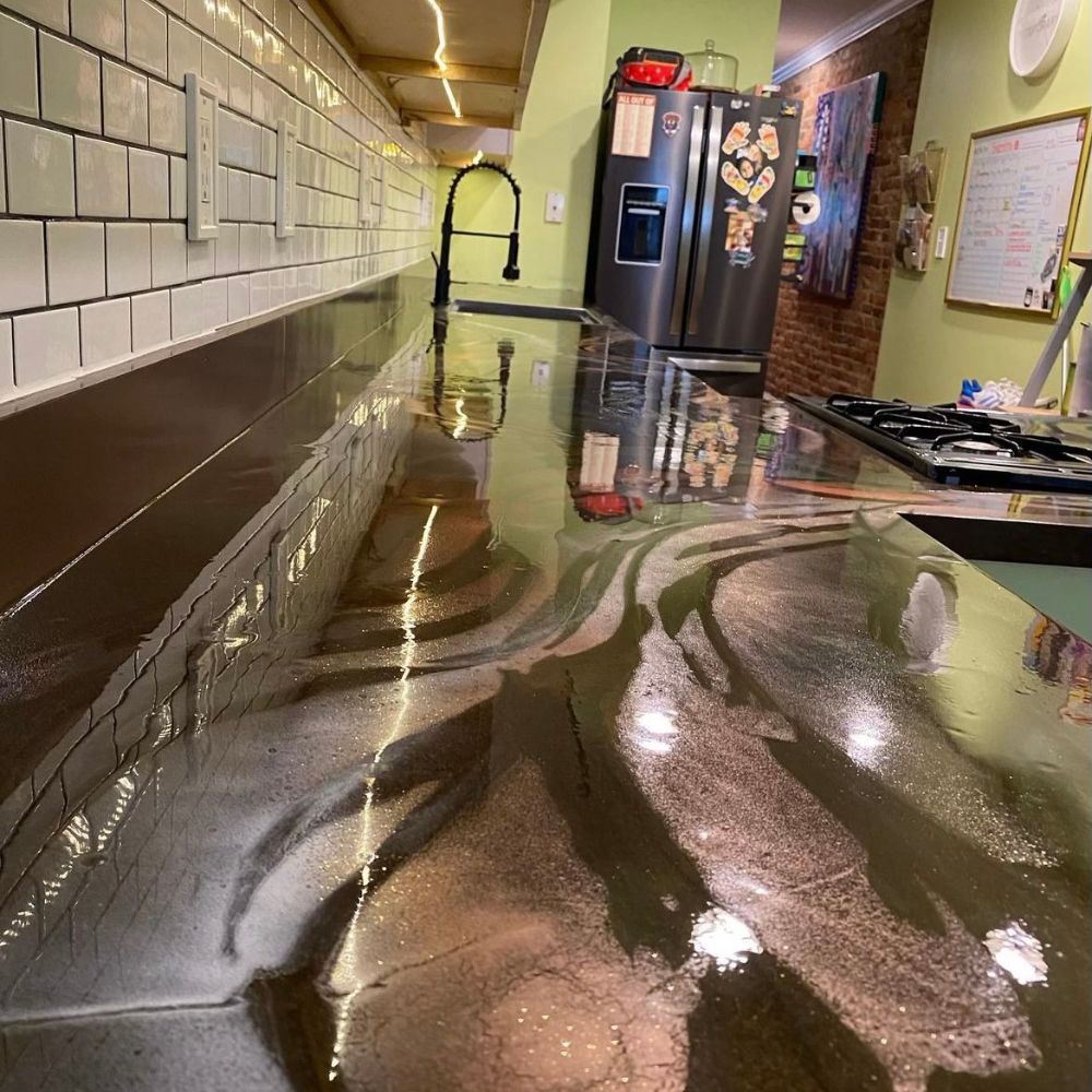 Metallic epoxy floor transformation in Central Florida home